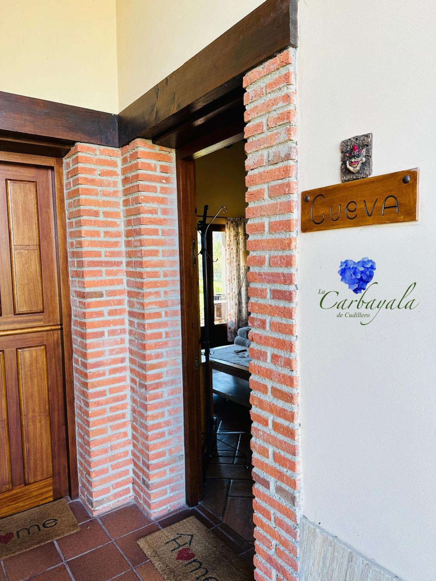 Apartamentos Rurales La Carbayala Oviñana 外观 照片
